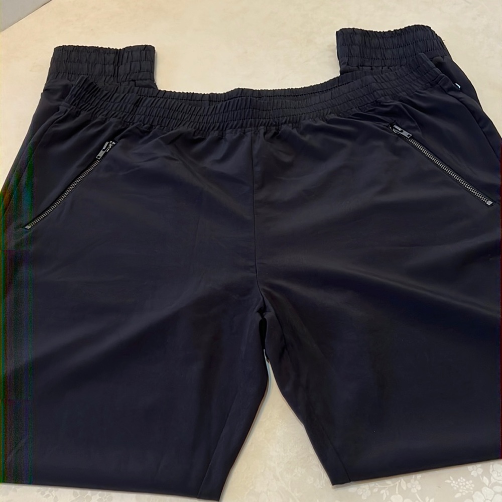 Fabletics Black Pants. Size L